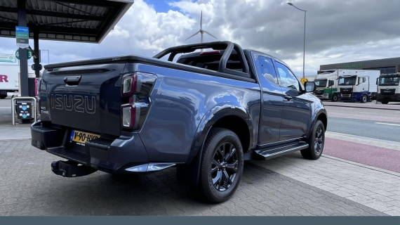 Isuzu D-Max 1.9 Extended Cab V-Cross BPM vrij. 3500 kg trekken met deze complete wagen
