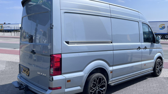 MAN TGE 3.140 L3H3 Automaat, linker deur, 20&quot; LMV, Sidesteps geheel in kleur, Leder, voor en achterspoiler