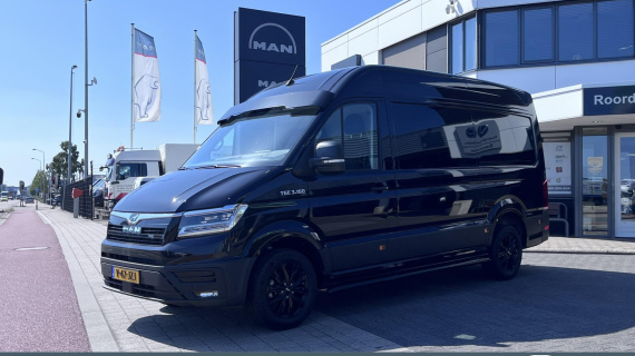 MAN TGE 3.160 RWD Black Lion 3500 kg AHW Gewicht, Achterwielaandrijving, Lederen bekleding, sidebars, zonneklep, betimmering