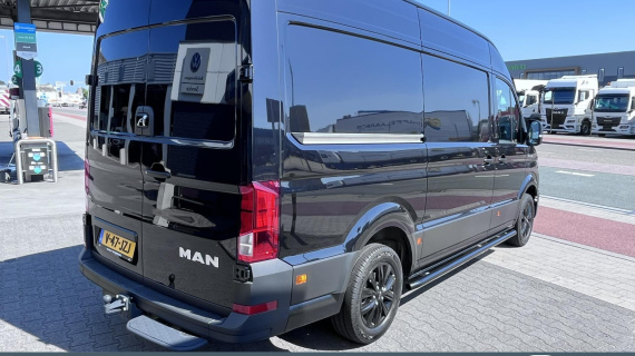 MAN TGE 3.160 RWD Black Lion 3500 kg AHW Gewicht, Achterwielaandrijving, Lederen bekleding, sidebars, zonneklep, betimmering