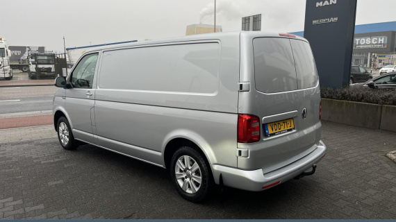 Volkswagen Transporter 2.0 TDI L2H1 Highline Complete werkbus met inrichting, LMV, trekhaak