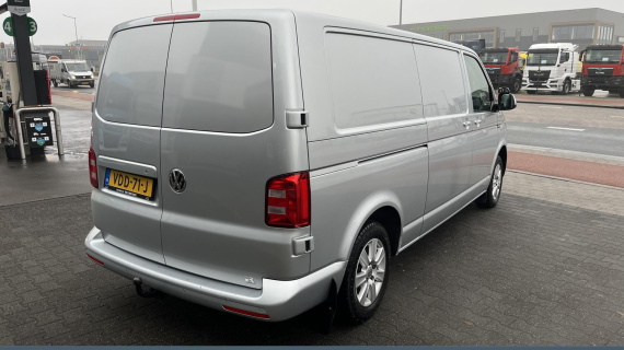 Volkswagen Transporter 2.0 TDI L2H1 Highline Complete werkbus met inrichting, LMV, trekhaak