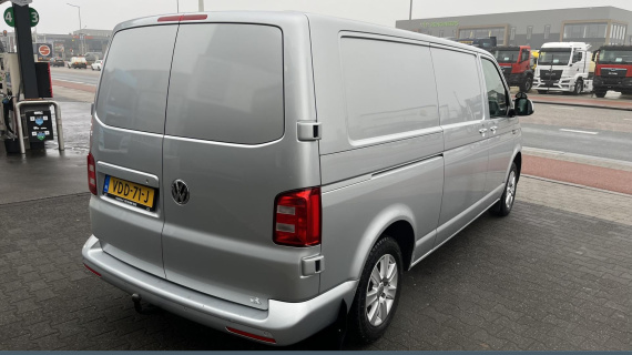 Volkswagen Transporter 2.0 TDI L2H1 Highline Complete werkbus met inrichting, LMV, trekhaak