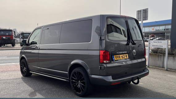 Volkswagen Transporter T6.1 L2H1 28 Highline Dubbele cabine 20" LMV, 6 zits, trekhaak sidebars zwart