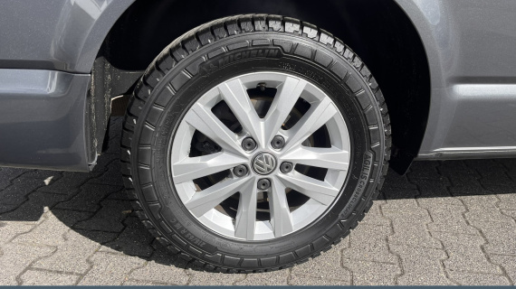 Volkswagen Transporter 2.0 TDI L2H1 28 Highline 150 pk DSG, Navi, bumpers in kleur, trekhaak, LMV etc.