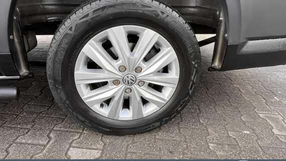 Volkswagen Crafter 30 2.0 TDI L3H2 17" LMV, sidesteps, trekhaak, navi, etc.