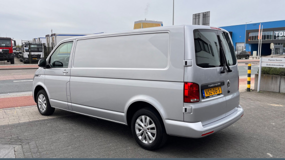 Volkswagen Transporter T6.1 Highline 110 pk - LMV - bumpers in kleur- camera etc etc