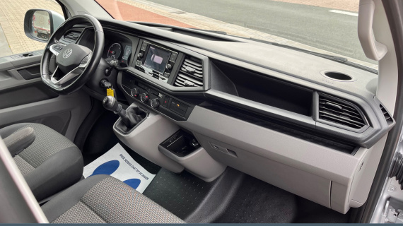 Volkswagen Transporter T6.1 Highline 110 pk - LMV - bumpers in kleur- camera etc etc