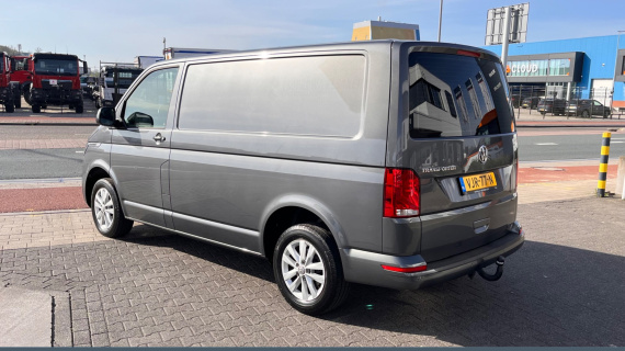 Volkswagen Transporter T6.1 Highline 150 pk DSG - LMV - bumpers in kleur- Alarm