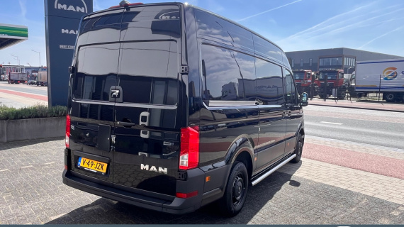 MAN TGE 3.140 L3H3 LED koplampen, mistlampen, PDC voor en achter, Navigatie, camera, betimmering etc.