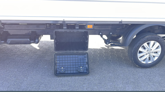 Volkswagen CRAFTER 35 2.0 TDI L4 - 180 pk Automaat 8 versnellingen Pickup , 2 geveerde stoelen