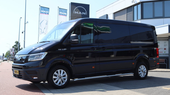 MAN TGE 3.180 L3H2 2 x schuifdeur, complete inrichting, 17" LMV, trekhaak, LED koplampen