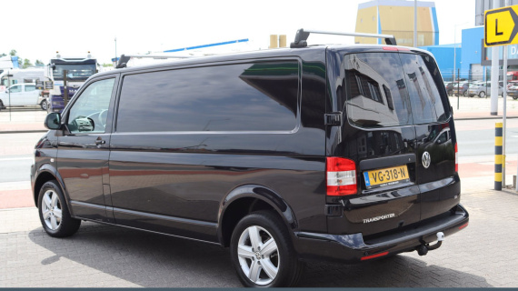 Volkswagen Transporter 140 pk, 17"LMV, bumpers in kleur, trekhaak etc