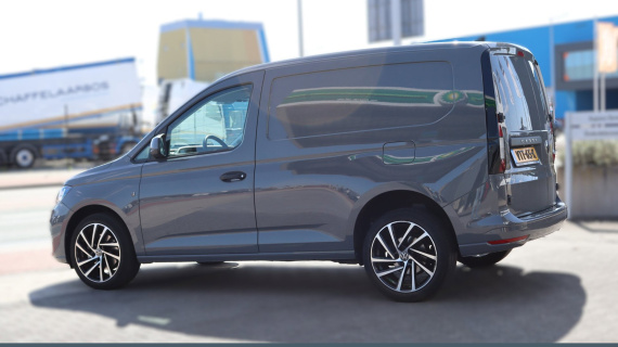 Volkswagen Caddy Cargo 2.0 TDI 122 pk Style, bumpers in kleur, PDC, cruise etc.