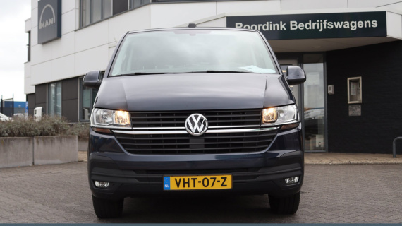 Volkswagen Transporter T6 - 150 pk L2H1 DC LMV, bumpers in kleur, trekhaak, PDC