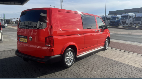 Volkswagen Transporter 2.0 TDI L2H1 150 pk Automaat, dubbele cabine. trekhaak, adaptive cruisecontrol
