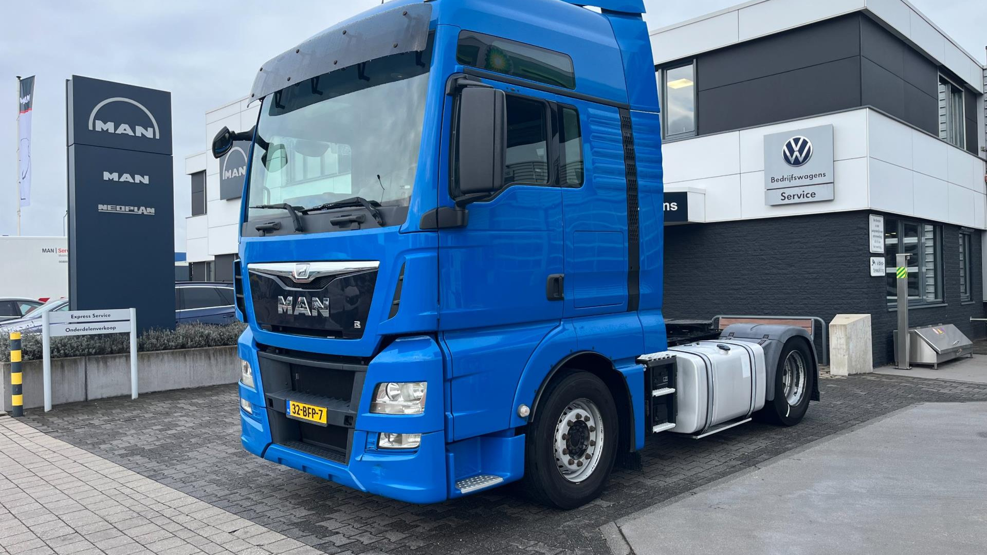 MAN TGX 18.446 4x2 BLS XXL trekker, 2 bedden, koelkast, 1160L diesel, 3D spoiler, , wb 3600