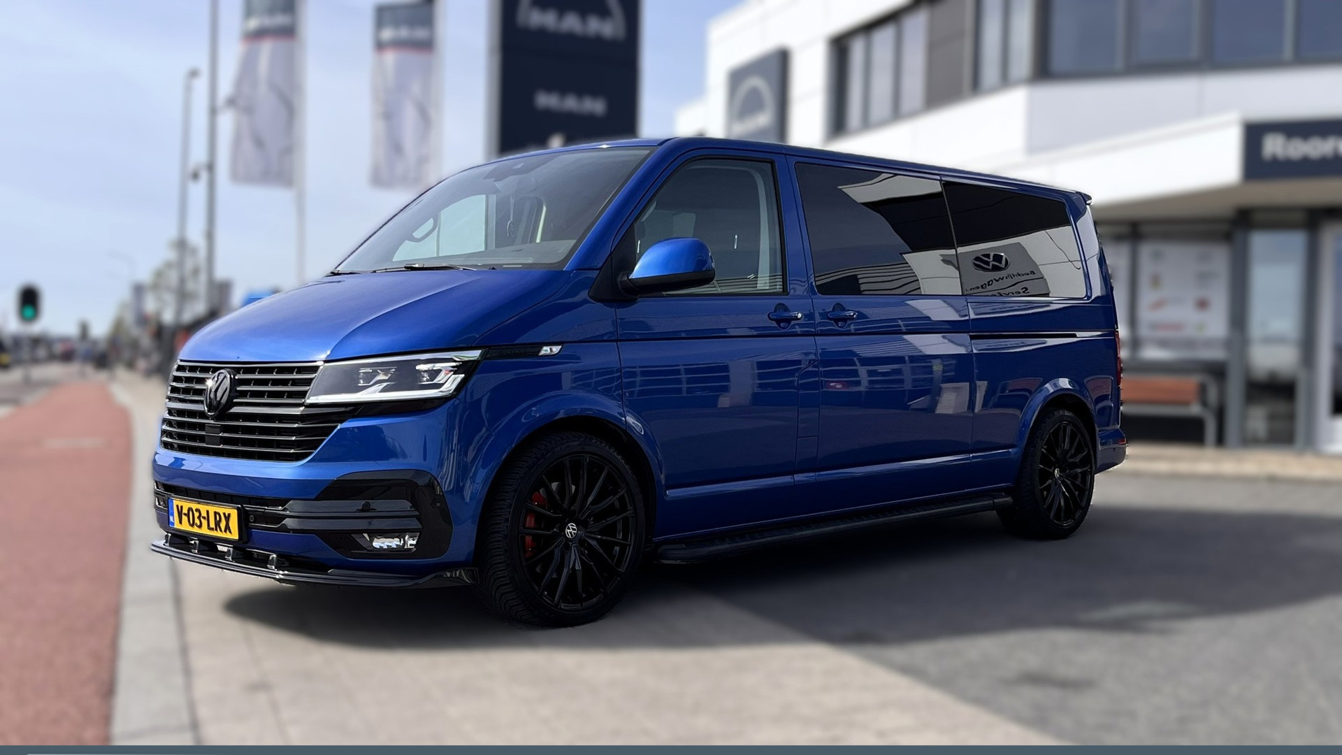 Volkswagen TRANSPORTER 150 pk DSG Bulli L2 Dubbele cabine, Exclusieve uitvoering, 20" LMV, sidesteps, kleuraccenten rondom