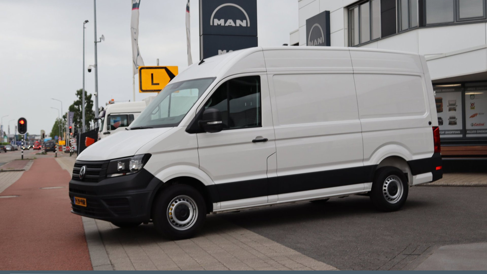 Volkswagen CRAFTER 35 2.0 TDI L3H3 177 pk BPM vrij, geveerde stoel, Navigatie Camera, 270 graden deuren, navi, betimmering , bank