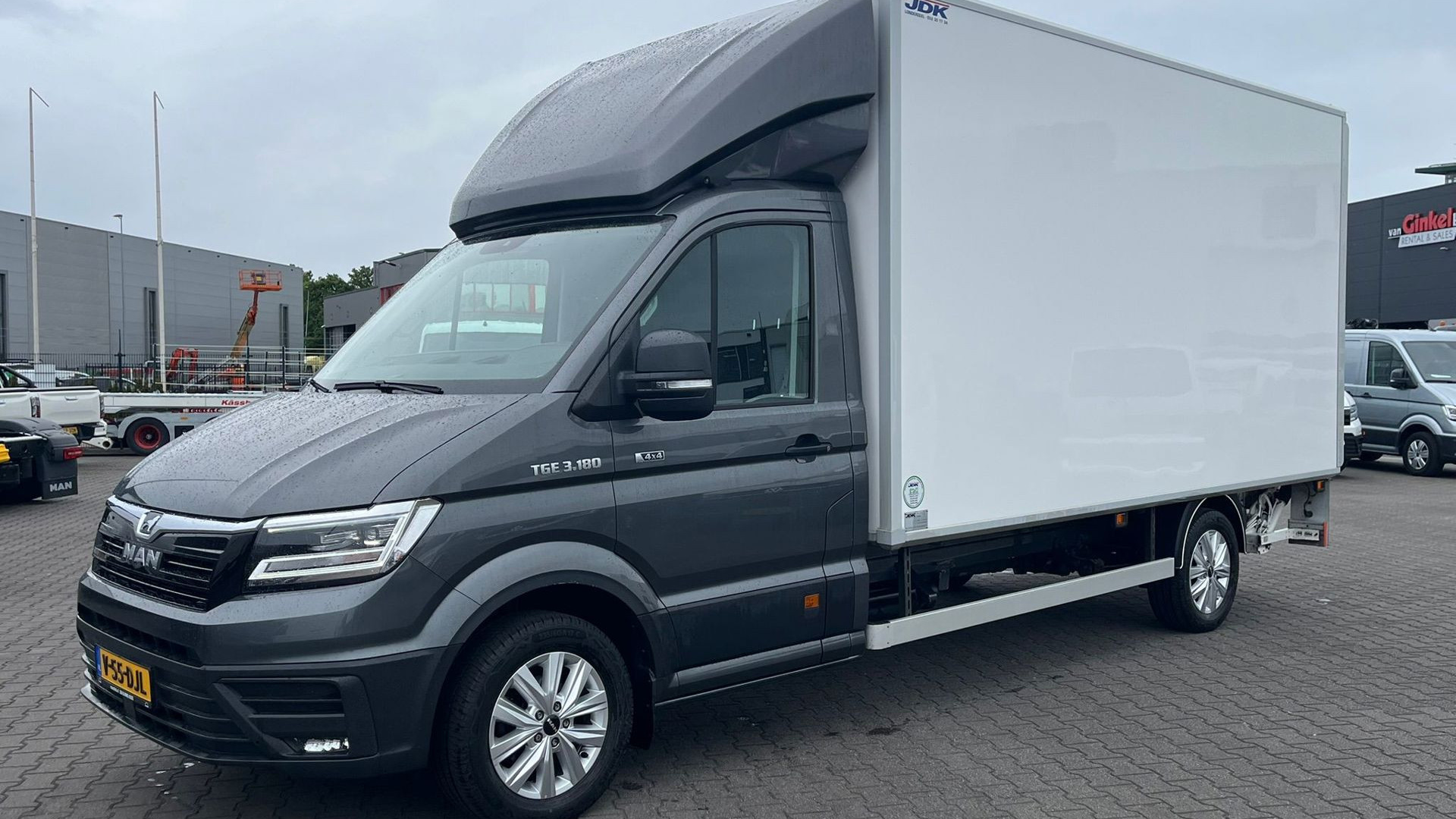 MAN TGE TGE 3.180 4x4  laadklep  