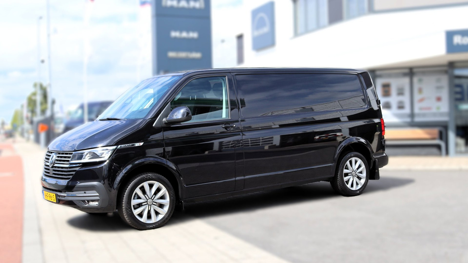 Volkswagen Transporter Bulli 199 pk DSG Automaat, lederen bekleding, LED, 18"LMV , Navi etc.