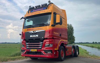 MAN TGX 26.516 6x2-4 BLS