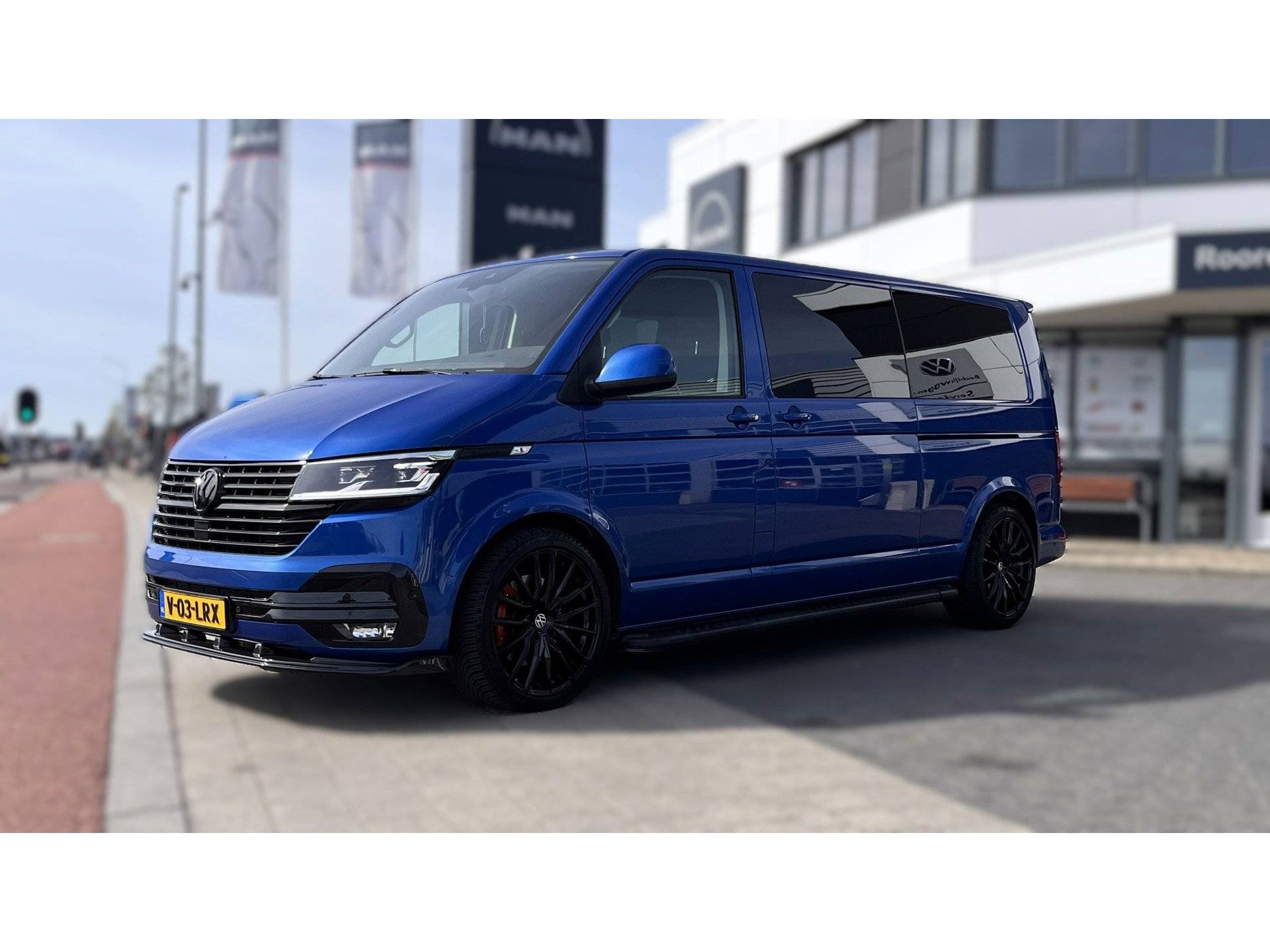 Volkswagen TRANSPORTER 150 pk DSG Bulli L2 Dubbele cabine, Exclusieve uitvoering, 20" LMV, sidesteps, kleuraccenten rondom