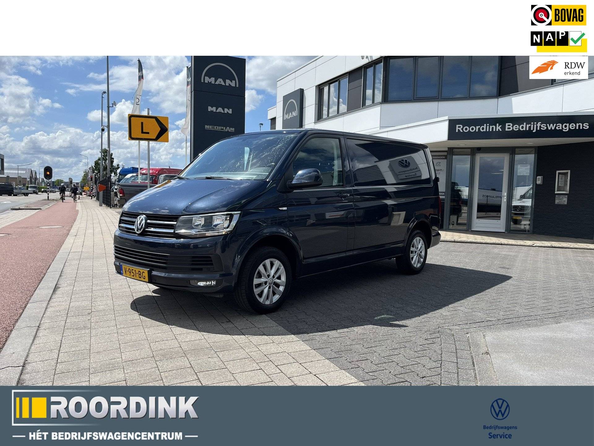 Volkswagen Transporter 2.0 TDI L1 Highline - 150 pk LMV, bumpers in kleur, trekhaak, navi