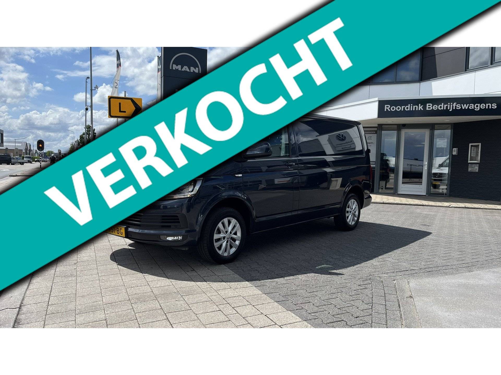 Volkswagen Transporter 2.0 TDI L1 Highline - 150 pk LMV, bumpers in kleur, trekhaak, navi